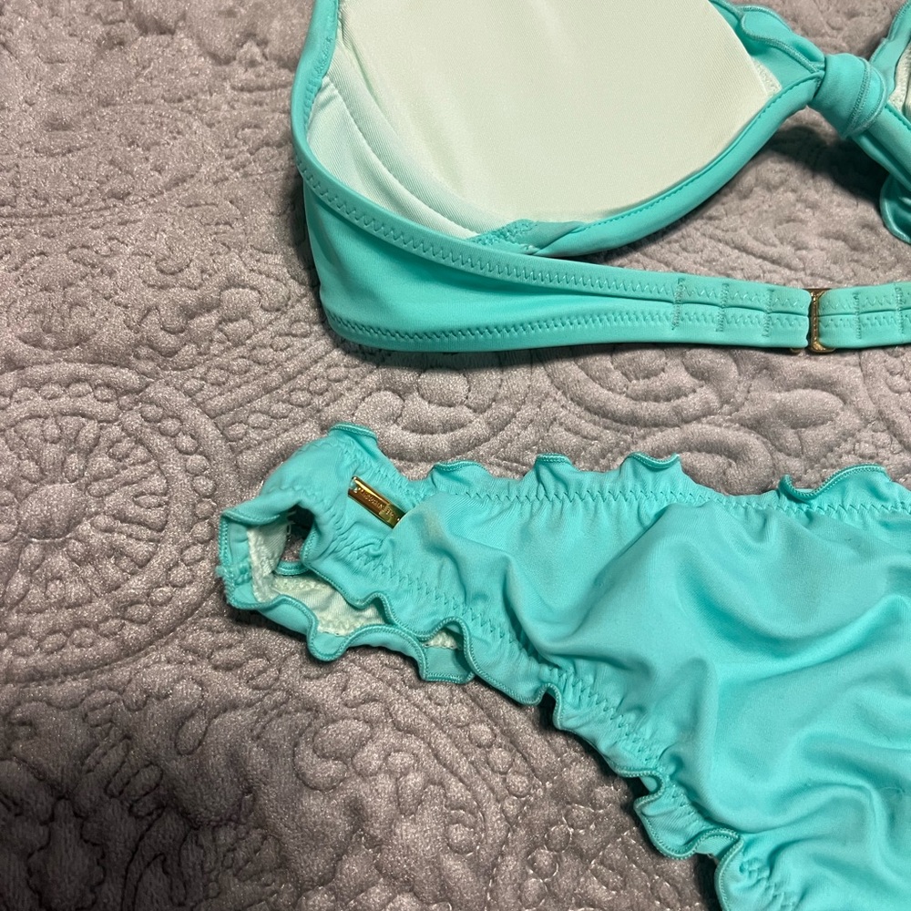 Victoria’s Secret bikini - Picture 6 of 13